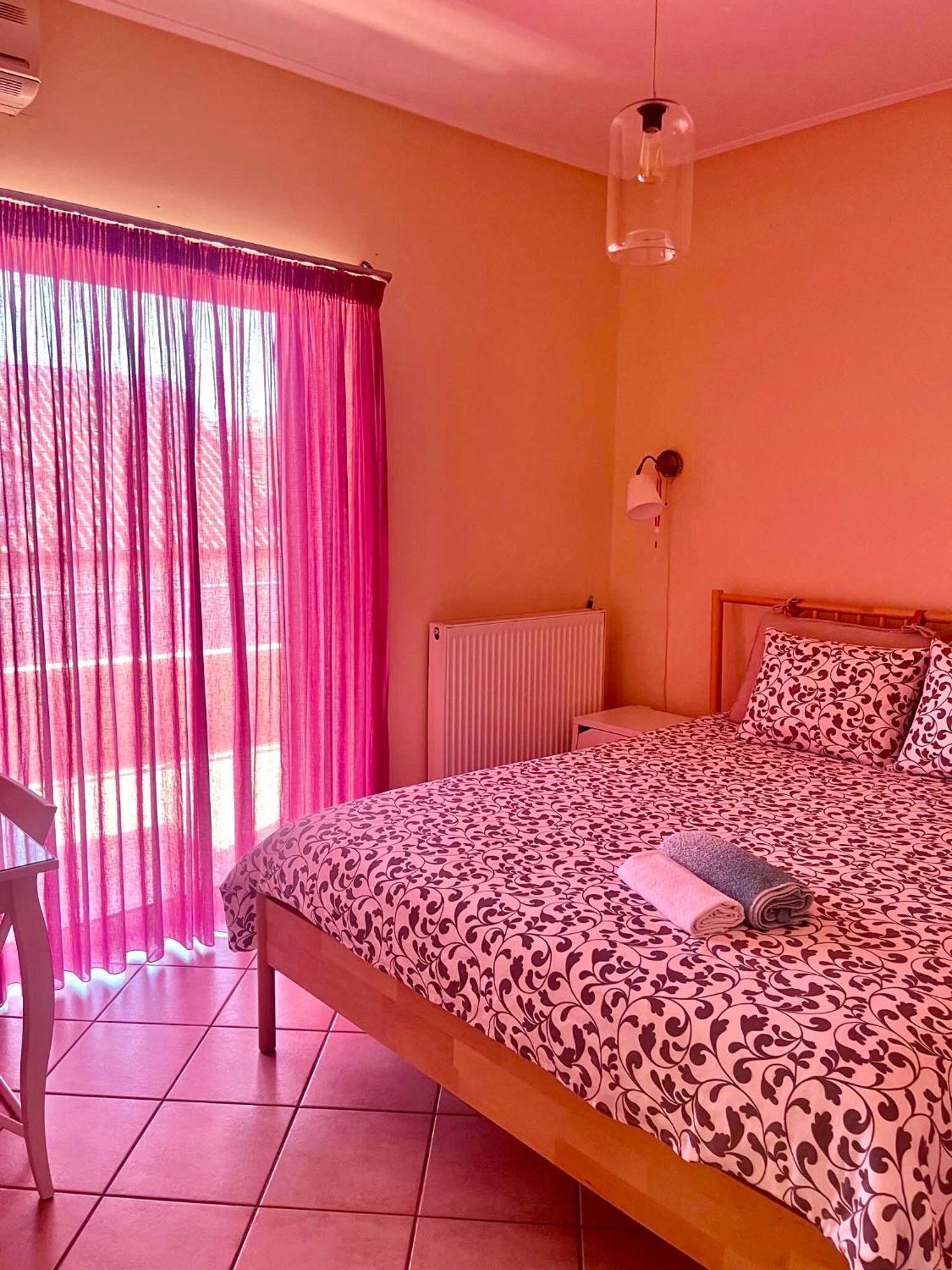 Chloe'S Sunrise Beach House Villa Athens Exterior photo